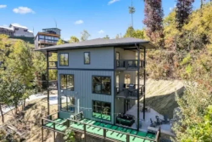 Luxury Vs Rustic Cabins In Gatlinburg: Which Is Right For Your Getaway?