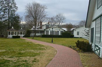 The Apple Barn Restaurant and Cider Mill