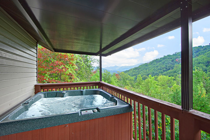 Hot Tub in a Gatlinburg Chalet with a unforgettable view