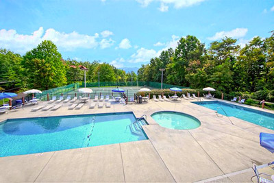 Piscine du Chalet Village Resort