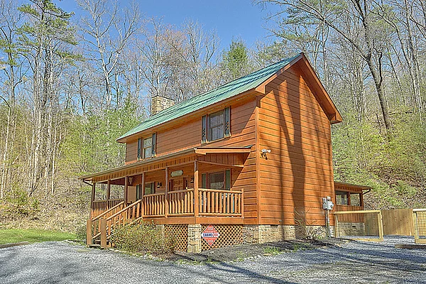 "Bear's Lair" Secluded Cabin Rental with a Hot Tub in the ...